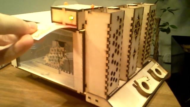ARDUINO: B-Hive machine functionality test. Arduino RGB color detection, color sorter.