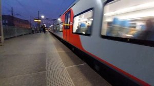 Отправление поезда Ласточка со станция Ленинский проспект