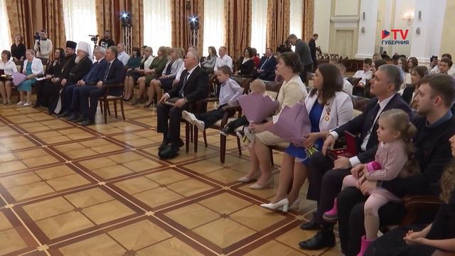 Троих жительниц Воронежской области наградили орденом «Мать-Героиня»