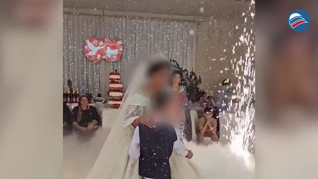 8-летний жених танцует с 13-летней невестой – в ресторане Астрахани гуляла цыганская свадьба