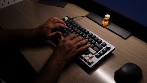 Keychron Q1 with Akko CS crystal silvers switches ( marbly enough !!?? )