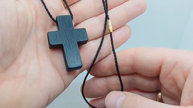 Деревянный крестик из чёрного граба. Нательный крест из дерева ручной работы!
