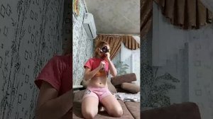 р