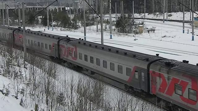 ЭП1М-505 с поездом Казань-Н.Уренгой, ст.Дружинино смотреть онлайн