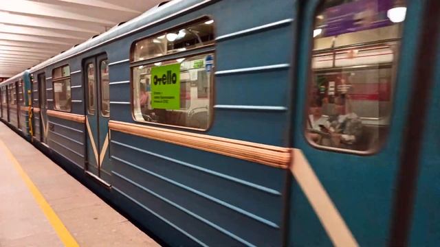 Отправление Ем-501 №6324 в составе Ема-502/Ем-501 со станции Ленинский Проспект (#День6324) смотреть онлайн