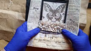 Сумка-пакет из бумаг и газет