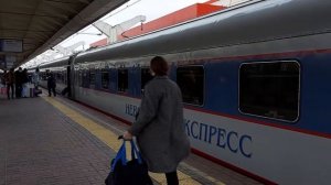 [РЖД] Высокоскоростной поезд №748 "Невский экспресс" с разных ракурсов на посадке. Отправление в СП