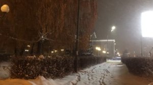 Город засыпает снегом