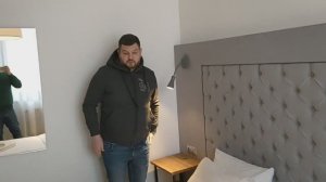 НОМЕР С ЩЕЛЯМИ И ДЫРАМИ! Подглядывай, кто хочет! Отель у Медового моста 3* Калининград.