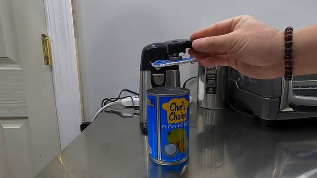 Amazon Basics Electric Can Opener