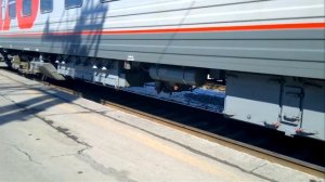 прибытие поезда  САНКТ ПЕТЕРБУРГ НОВОКУЗНЕЦК на станцию