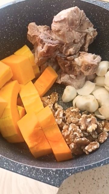 Chinese Soup Idea, Pumpkin,Walnuts and Lily Bulb #shorts смотреть онлайн