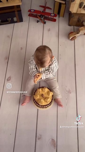 Cakesmash fotoshoot baby #cakesmash #cakesmashphotography #cakeshorts