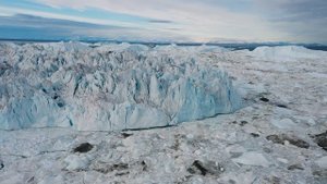 8318417-uhd_2560_1440_25fps