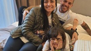 Мама девочки в маске Бэтмена