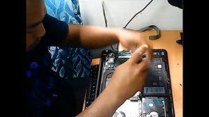 How to replace new battery WDXOR for Dell Inspiron P75F