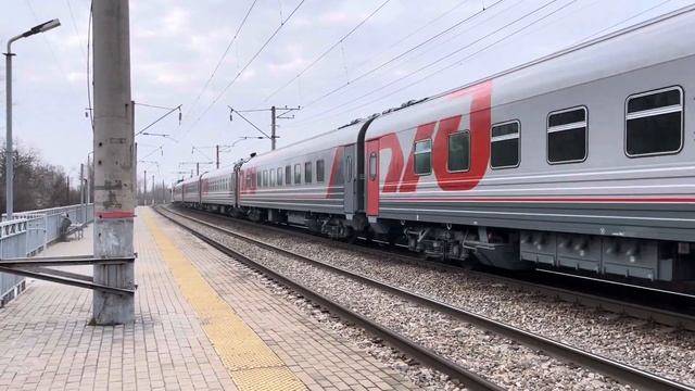 Опоздал на 25 минут! Электровоз ЭП1М-482 С поездом №116И Томск-Адлер смотреть онлайн