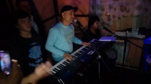 Вохидчони кулоби живой музика дар кафе москва.