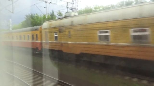 Tver (Kalinin) - Moscow / Тверь (Калинин) - Москва. Видеозарисовки из окна электропоезда смотреть онлайн