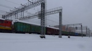 Тепловоз ЧМЭ3-4341 с грузовыми вагонами на манёвровом работе