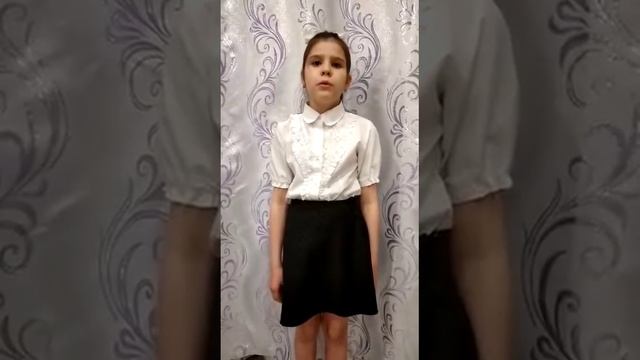 41. Исаковский М. «Русской женщине». Читает Неволина Арина школа №10 3а класс