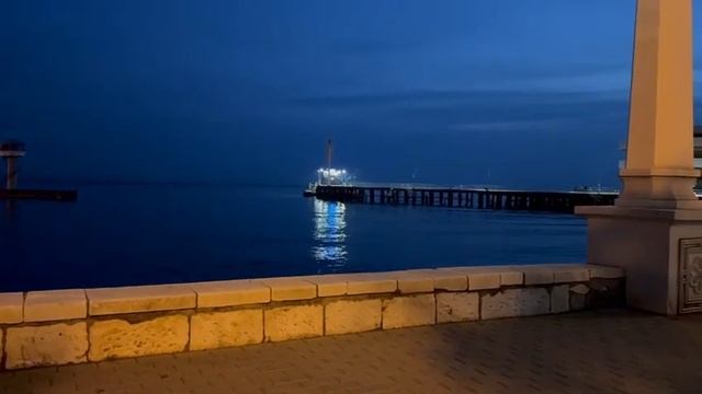 НОЧНАЯ НАБЕРЕЖНАЯ СУХУМА , АБХАЗИЯ. 2023