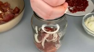 Простой рецепт приготовления мяса в стеклянной банке 🥩