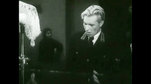 Александр На Юн Кин исполняет на баяне свою обработку песни "Любимый город" из к/ф "Истребители"