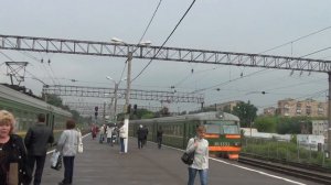 Отправление ЭР2 с 1 и 2 путей