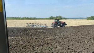John Deere 6175M и CASE IH Magnum 340. Вспашка и боронование