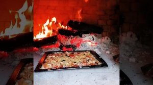 Готовим в помпейской печи .mp4