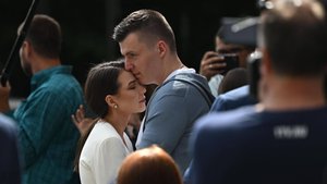 Почему Валерию и Артема Чекалиных оставили под арестом?