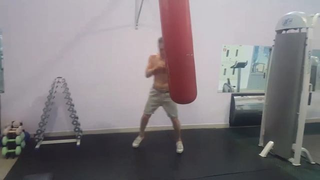 Бассейн боксерский мешок смотреть онлайн