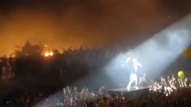 Thirty Seconds To Mars (Воронеж, 10 марта) - Счастливый поцелуй :) смотреть онлайн