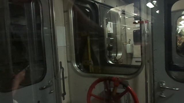 Метропоезд Санкт-Петербурга 8-136: метровагон Ем-501, б. 6310 - 1 линия (23.06.18)