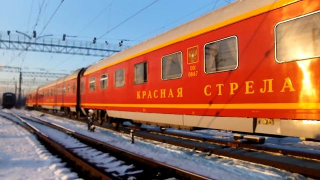 Тепловоз ЧМЭ3 едет в депо с поездом КРАСНАЯ СТРЕЛА смотреть онлайн