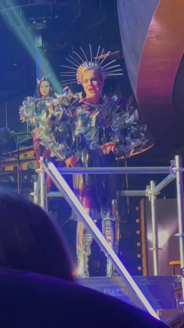 Наконец-то в Ленинградцентре показывают Фаворитов луны! Успейте посмотреть до конца лета! кудагосп