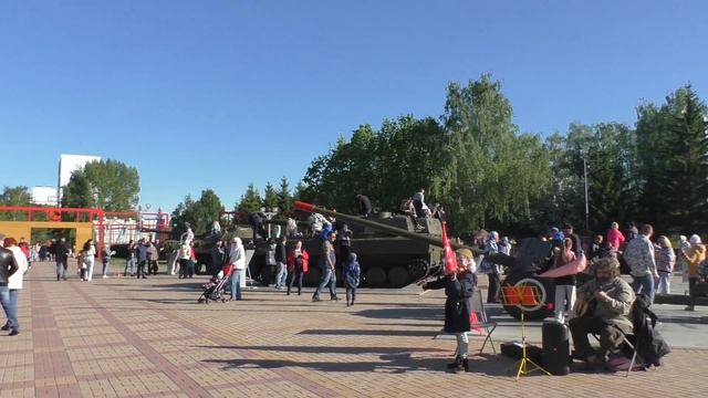 На поле танки грохотали. Исполняет на скрипке Кунафина Раяна смотреть онлайн