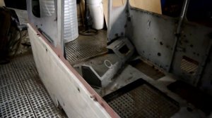 Кабина Кировца от трактора К 700. Не от грузовика Volvo или Daf, зачем, и свой отличный!