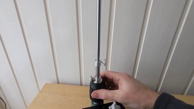 Заточное устройство с постоянным углом заточки из промышленных деталей.