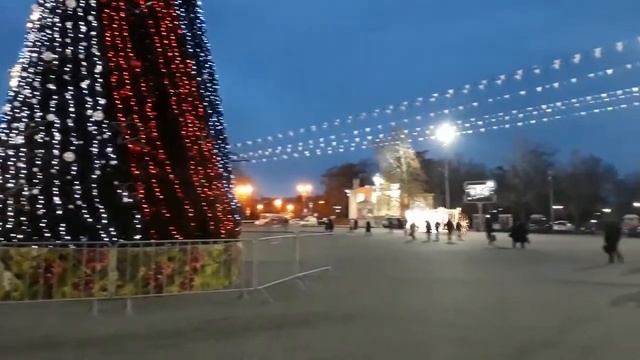 НОВОГОДНЯЯ ПЛОЩАДЬ НАХИМОВА,СЕВАСТОПОЛЬ смотреть онлайн