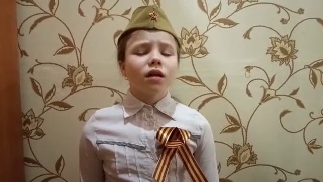 80 Рождественский Р. «Помните». Читает Курносова Соня Центр образования №7 3в класс