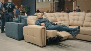 Компания "Мебель братьев Баженовых" представила первую в РФ франшизу салона элитной мягкой мебели.