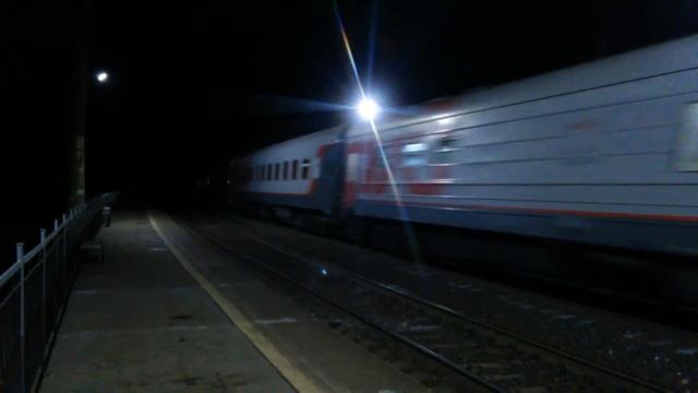 Ночной Электровоз ЭП1 с пассажирским поездом смотреть онлайн