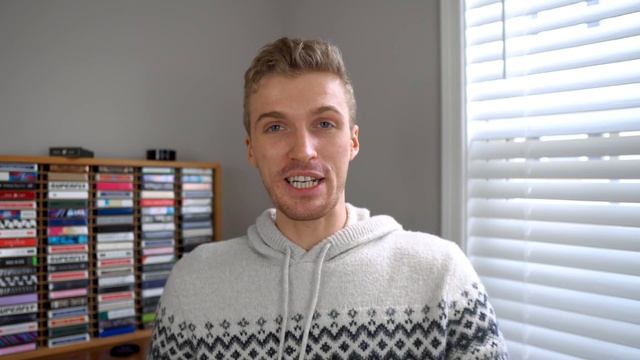 NEVER leave home without THIS!! // A Magician's Everyday Essentials смотреть онлайн