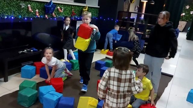 Игра ПОЛ ЭТО ЛАВА . ДЕНЬ РОЖДЕНИЯ Миланы #полэтолава