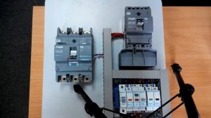 Работа расцепителя минимального напряжения HXA014H от Hager