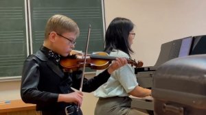 на экзамене в Гнесинке (скрипка)