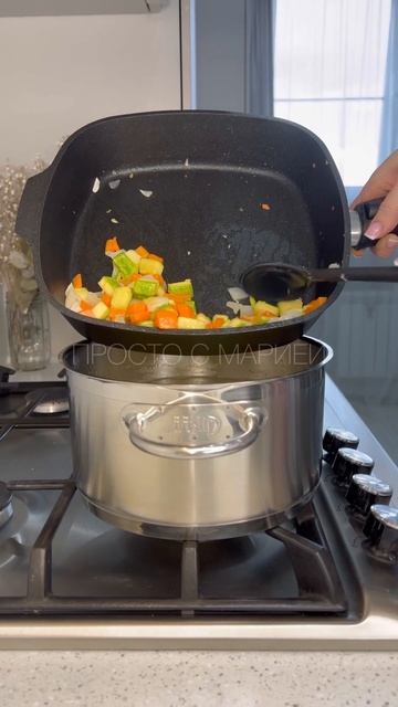 Делайте сразу в 5 литровой кастрюле: у вас точно попросят добавку смотреть онлайн