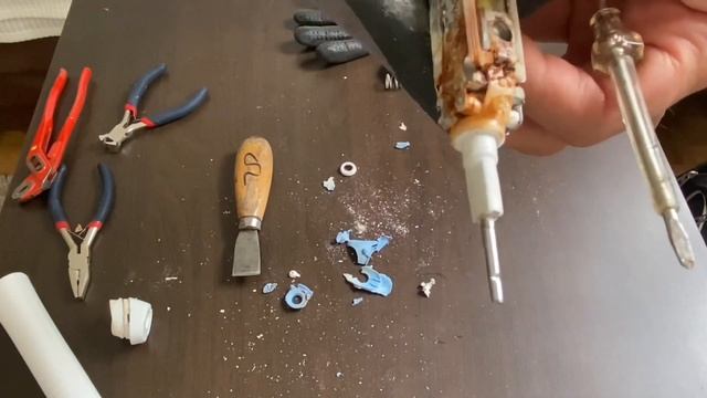 Wie sieht eine elektronischen Zahnbürste von innen aus ? смотреть онлайн